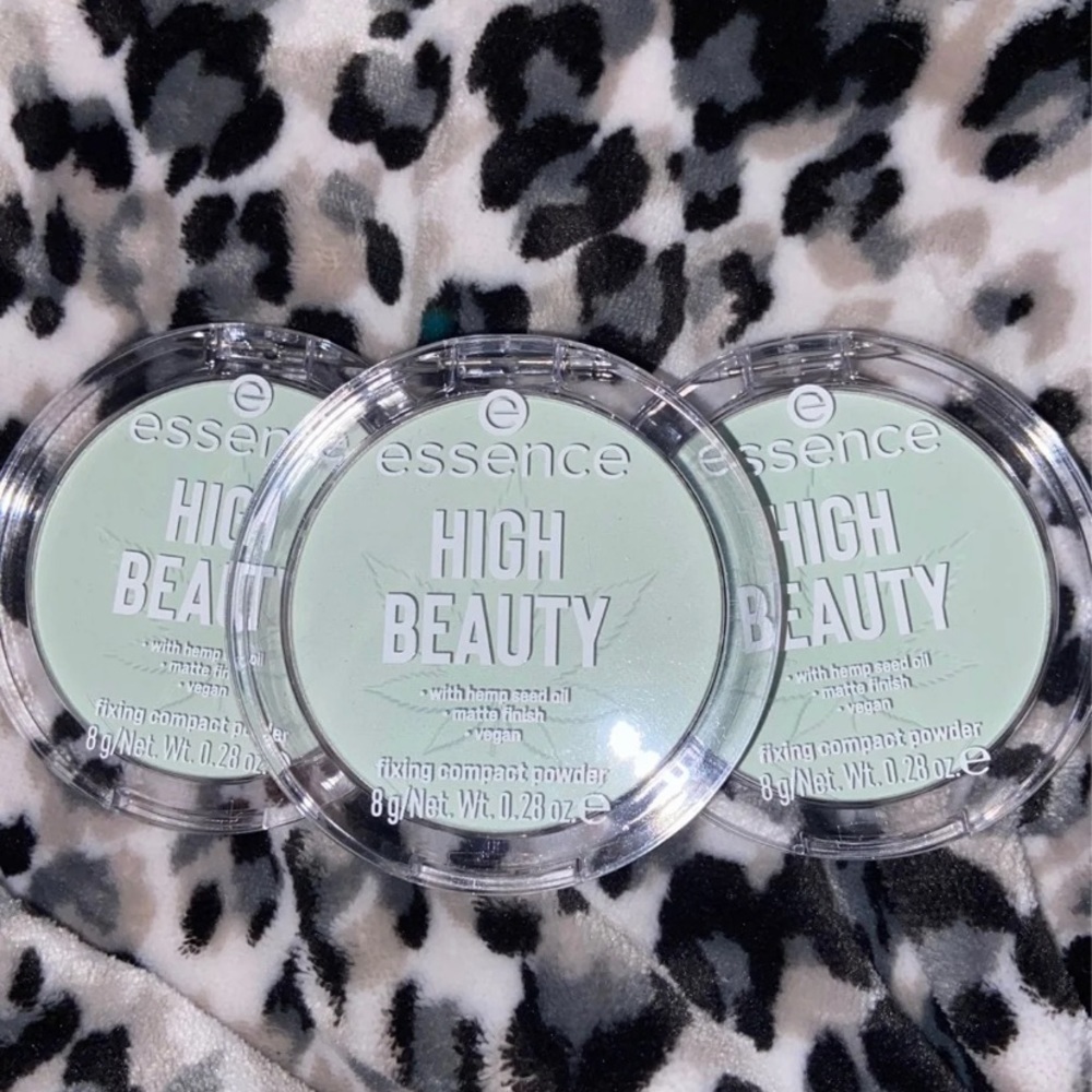 Essence compact powder